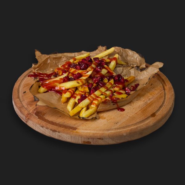 Фри с барбекю и колбасками
